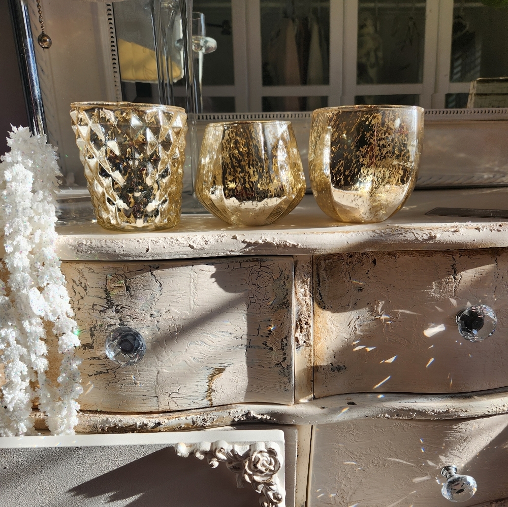 $3/25 Gold Flaked Cups/ Candle Holders
